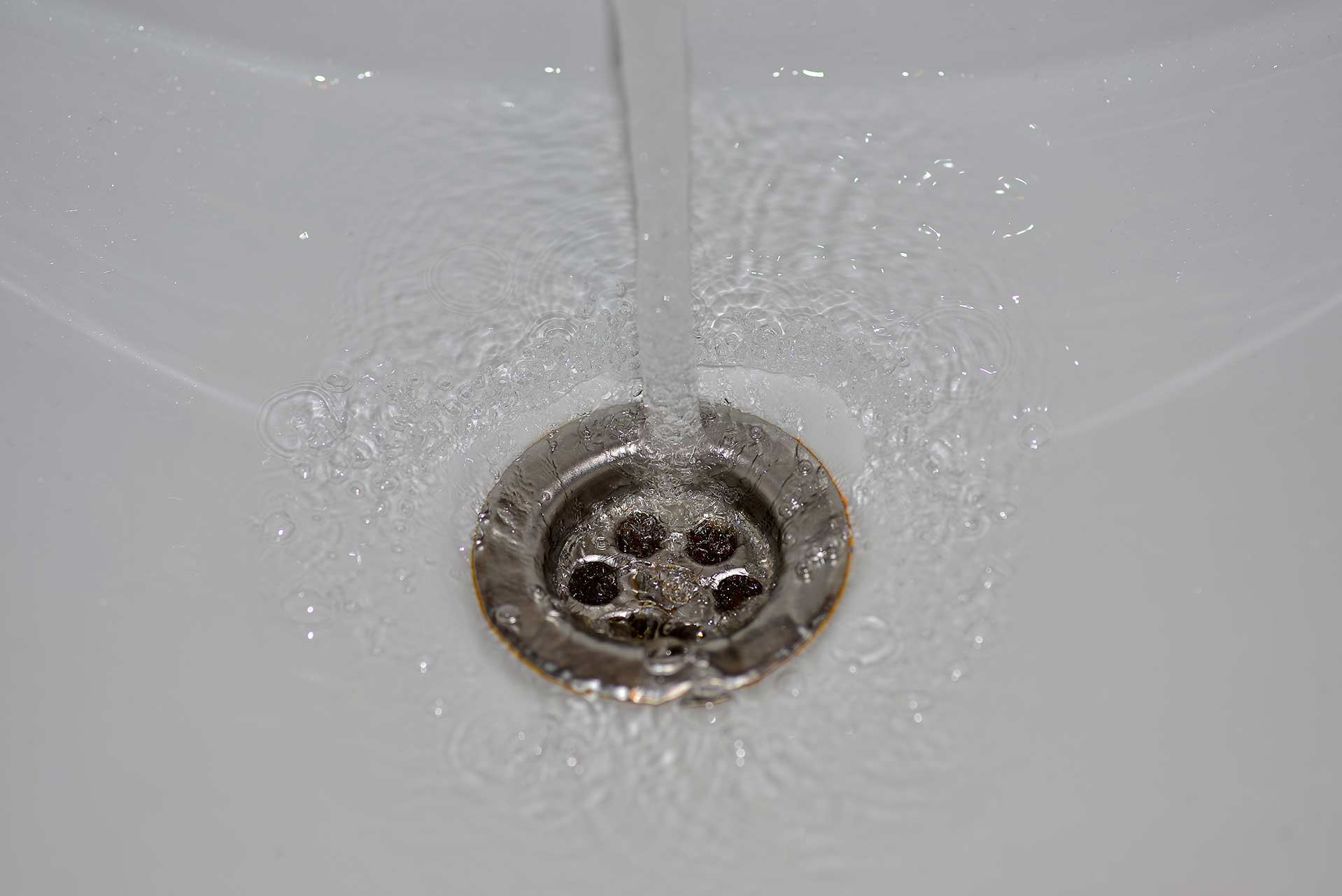 A2B Drains provides services to unblock blocked sinks and drains for properties in Knowsley.